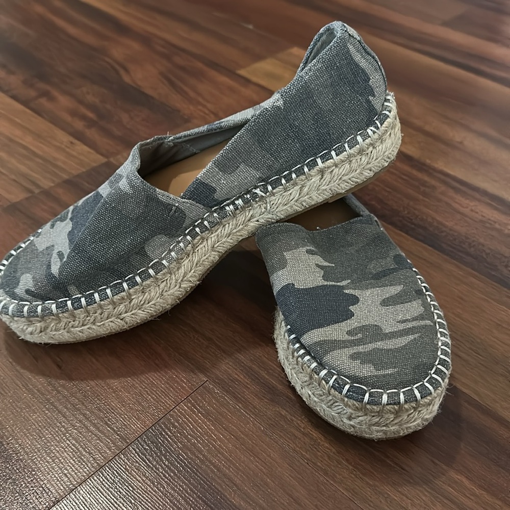 NWOT SPLENDID Laney Camo Platform Espadrille Slip On Size 8 - Picture 9 of 10